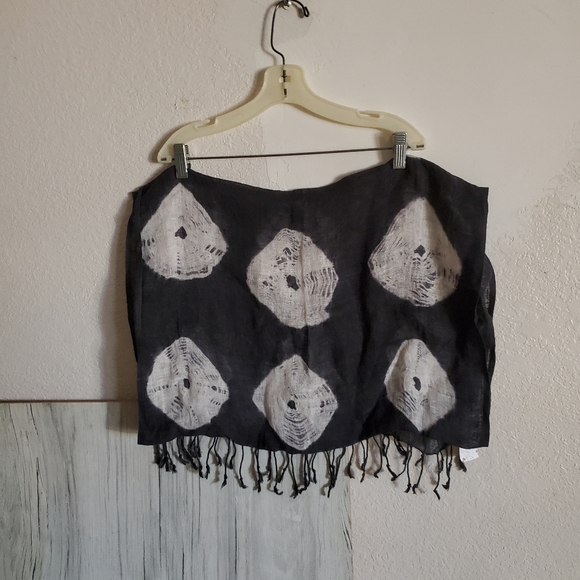 The Shop Black White Linen Fringed Shawl Scarf - Picture 2 of 8